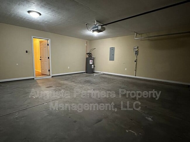 Building Photo - 206 High Meadows Cir