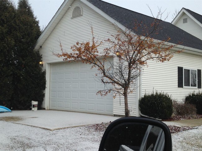 Building Photo - 3 br, 2 bath House - 4401 Dryden Rd Cozy C...