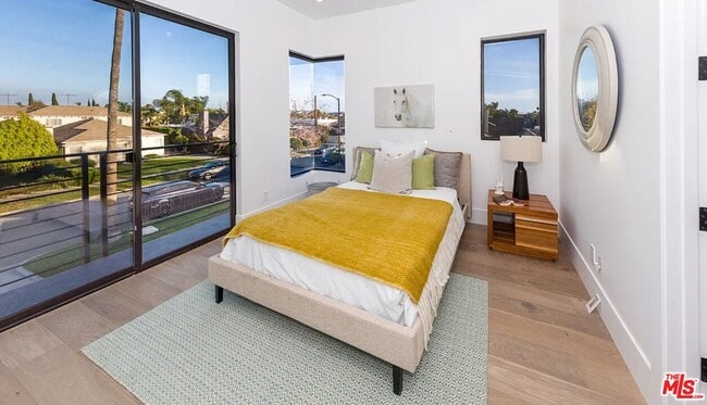 Building Photo - 1637 S Sherbourne Dr