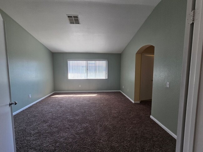 Building Photo - 1602 W Ave H4