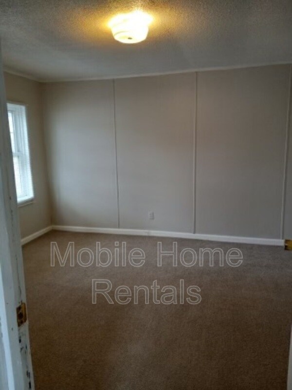 Building Photo - 6312 Hwy 81 South