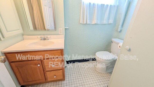 Building Photo - 2102 W Kiowa St