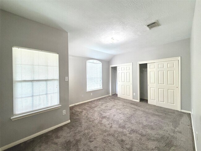 Building Photo - 6415 Mountain Pines Ln