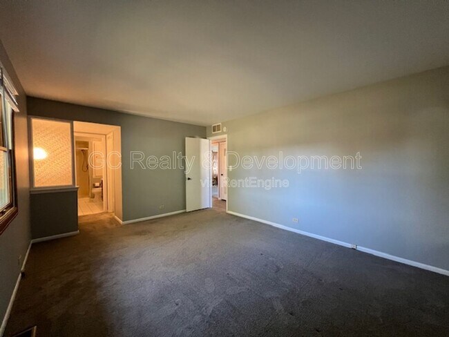 Building Photo - 1536 Young Cir