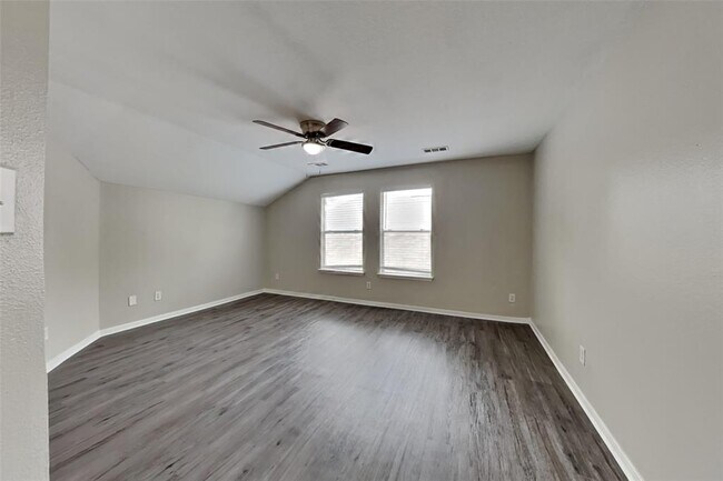 Building Photo - 2331 Trotter Dr