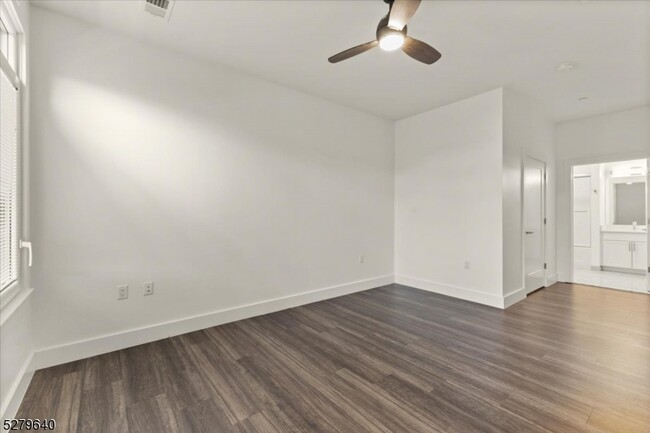 Building Photo - 450 Springfield Ave