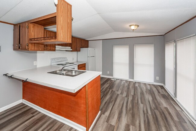 Building Photo - 2 Bedroom, 1 Bathroom Home in Charleston Farms - North Charleston