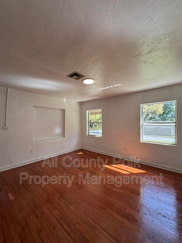 Building Photo - 745 E Valencia St