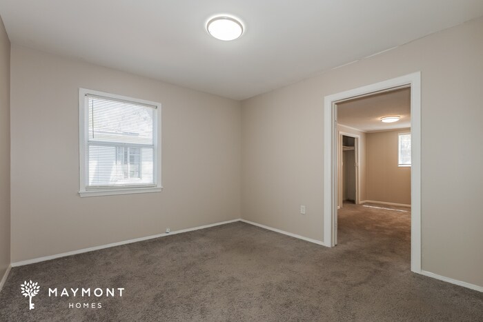 Building Photo - 1328 Divot Ln