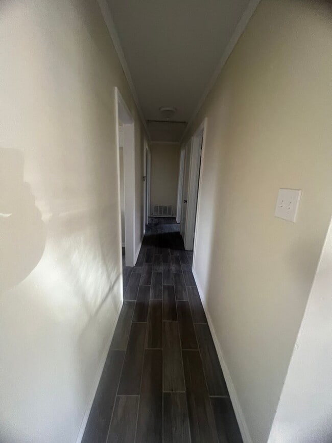 Building Photo - New Listing in Southern Hills