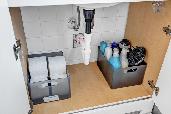 Building Photo - 3 BED 1 BATH SINGLE FAMILY HOME IN BEAUTIFUL SOUTH EUCLID