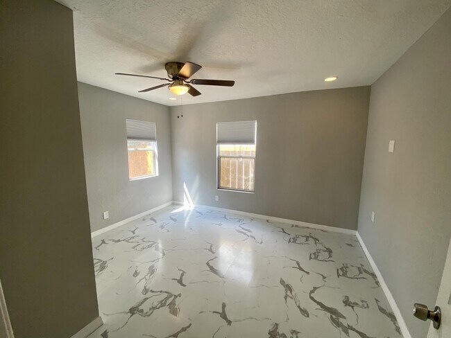 Building Photo - 1189 Eucalyptus Dr