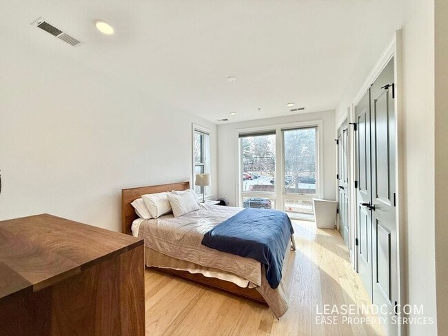 Building Photo - 4335 Harrison St NW