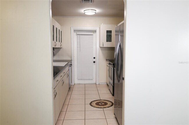 Building Photo - 16204 Tampa St