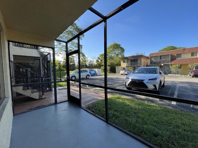 Building Photo - 1105 S Flagler Ave