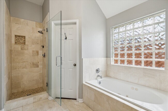 Building Photo - 20910 Sandy Briar Ct
