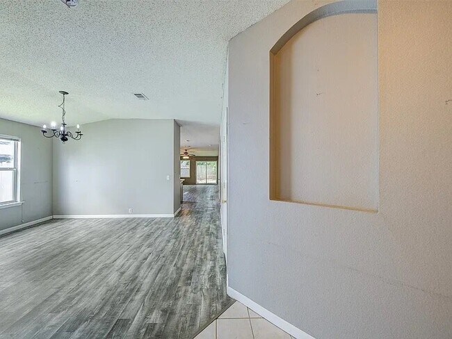 Building Photo - 3240 Bent Creek Dr