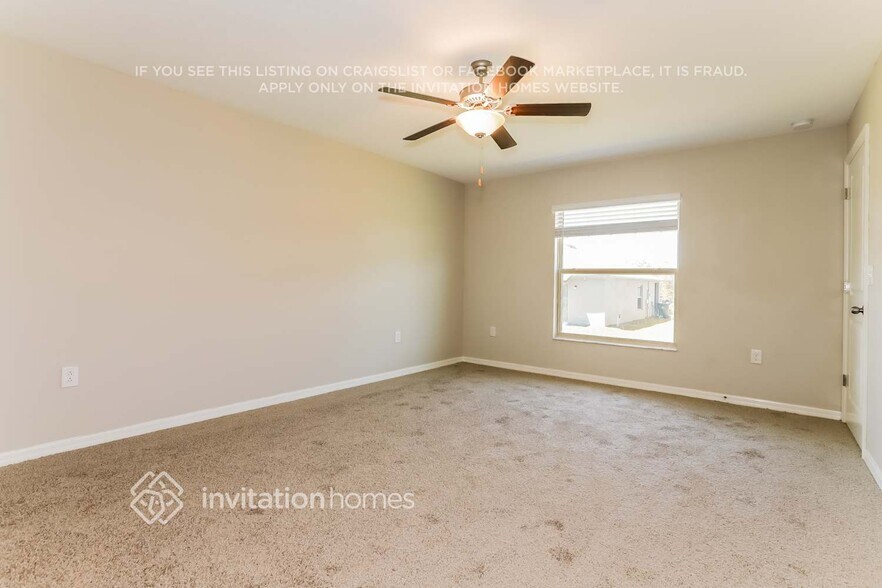 Building Photo - 1585 Blue Rose Dr