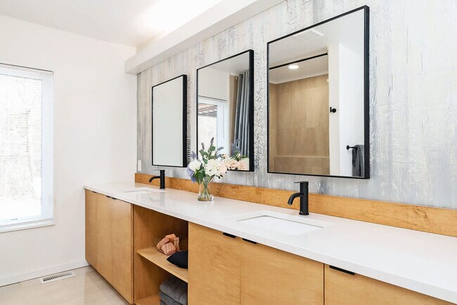 Building Photo - 928 Ditney Way