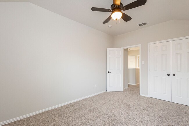 Building Photo - 1509 Heron Dr