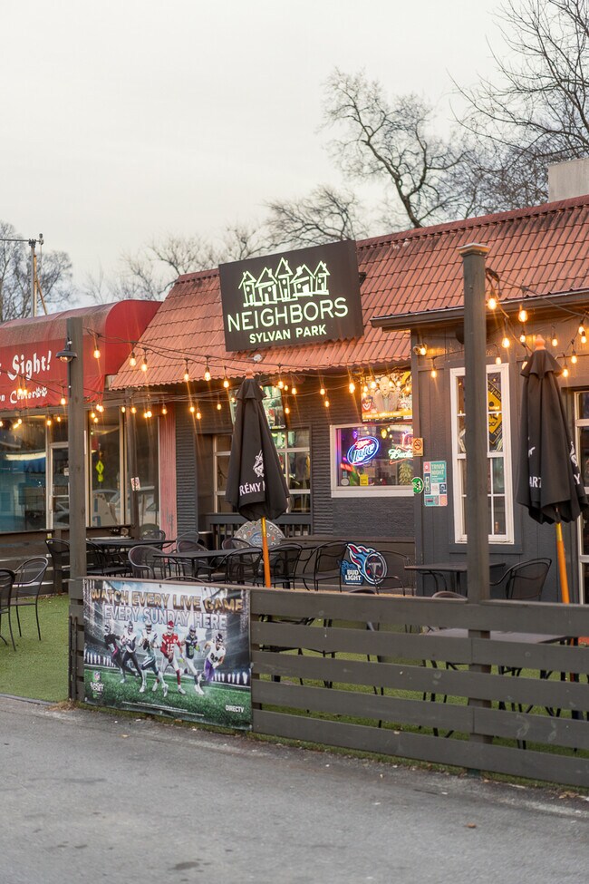 Building Photo - 414 Normandy Cir