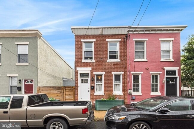 Building Photo - 408 E Flora St