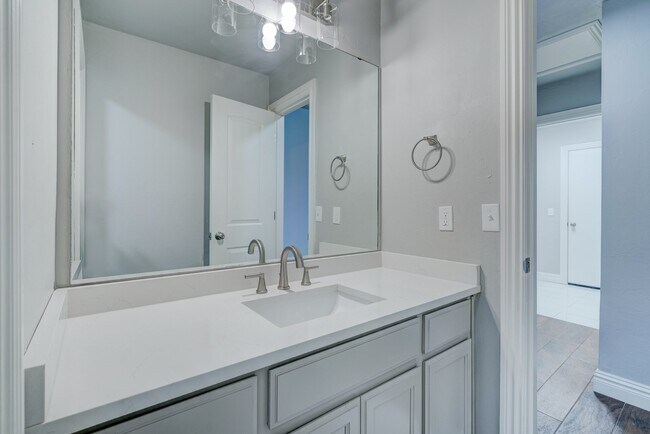 Building Photo - 2809 Frost Ln