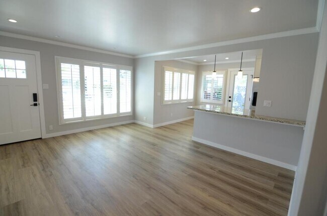 Building Photo - 126 22nd Ave