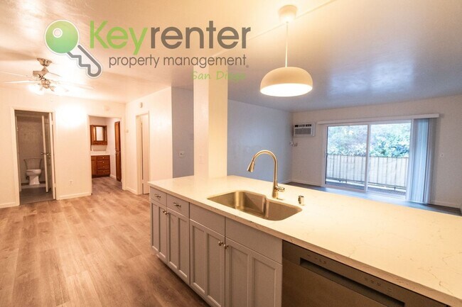 Building Photo - Walking distance to Fashion Vally Mall |2 minute drive to both North and South 163, as well as I-8