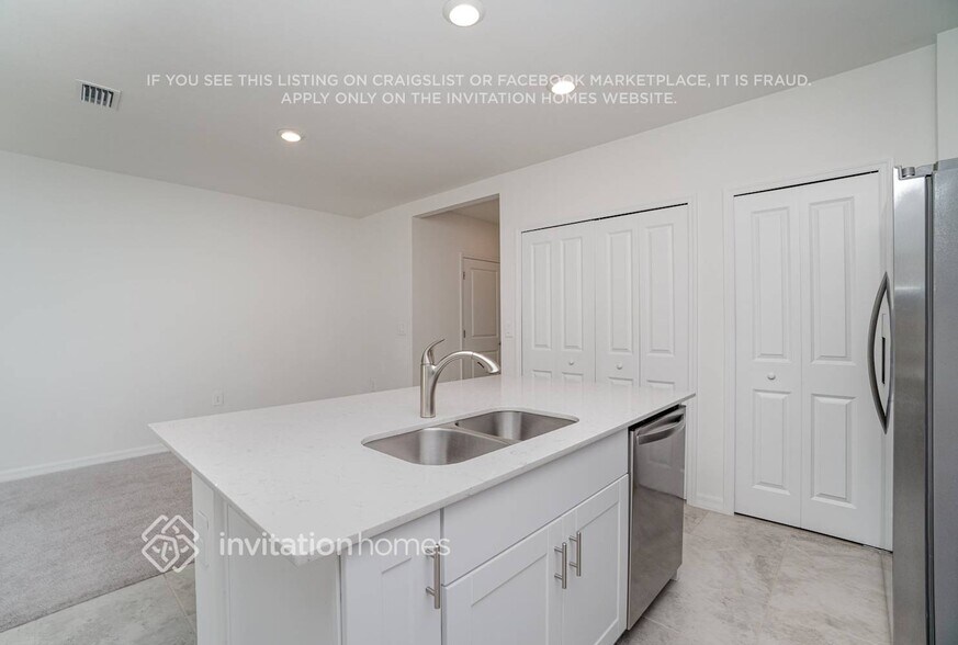 Building Photo - 7169 Greenwood Park Cir