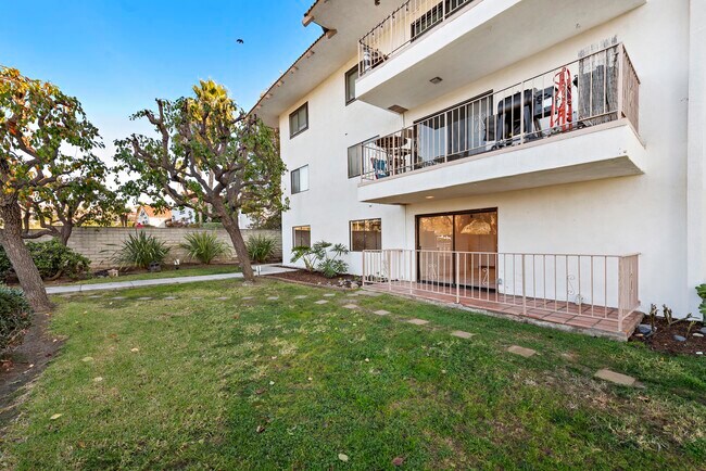 Building Photo - 2501 S El Camino Real