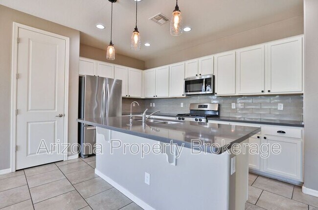 Building Photo - 20933 W Almeria Rd