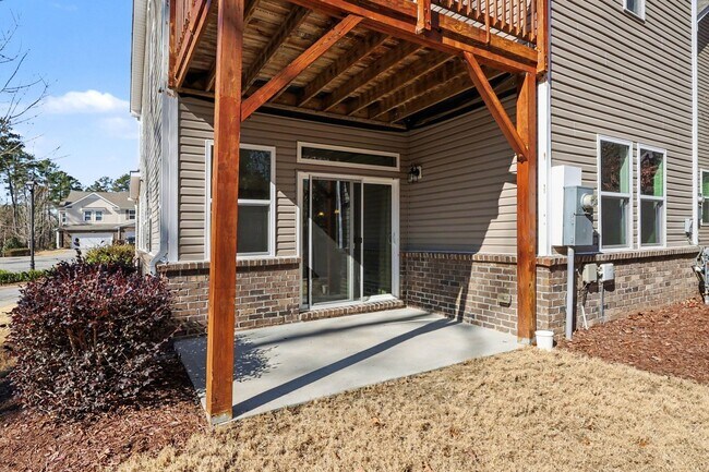 Building Photo - Beautiful 4-Bedroom End-Unit Townhome in West Cary | Open Floor Plan | Prime Location