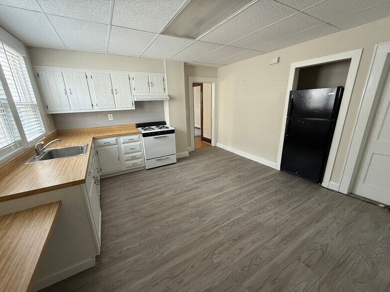 Building Photo - 350 Sheridan Ave