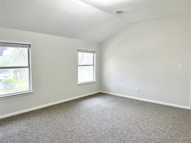 Building Photo - 6400 La Carman Ln