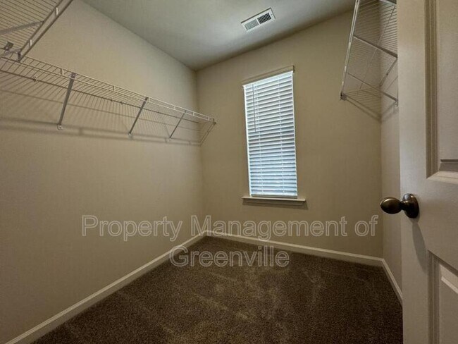 Building Photo - 745 Embark Cir