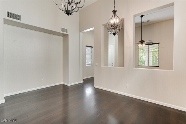 Building Photo - 6632 Ditmars St