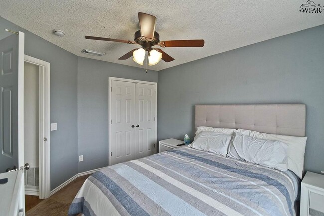 Building Photo - 5516 Chinaberry Dr