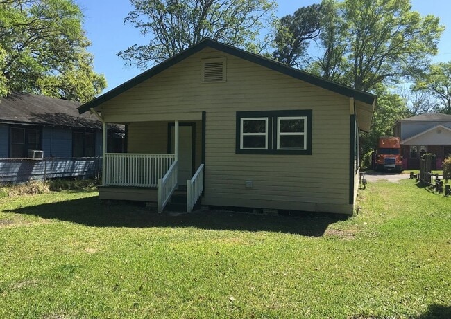 Building Photo - 776 Gorgas St