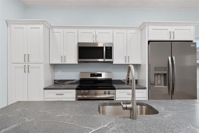 Building Photo - 45 Windsor Rd