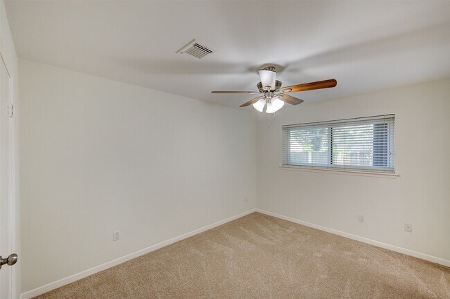 Building Photo - 7115 Drowsy Pine Dr