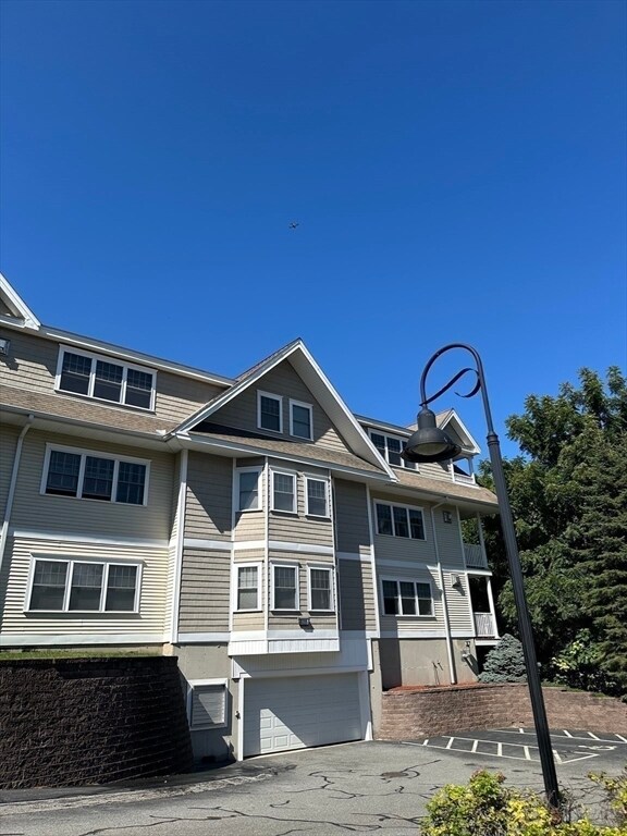 Building Photo - 5 Mission