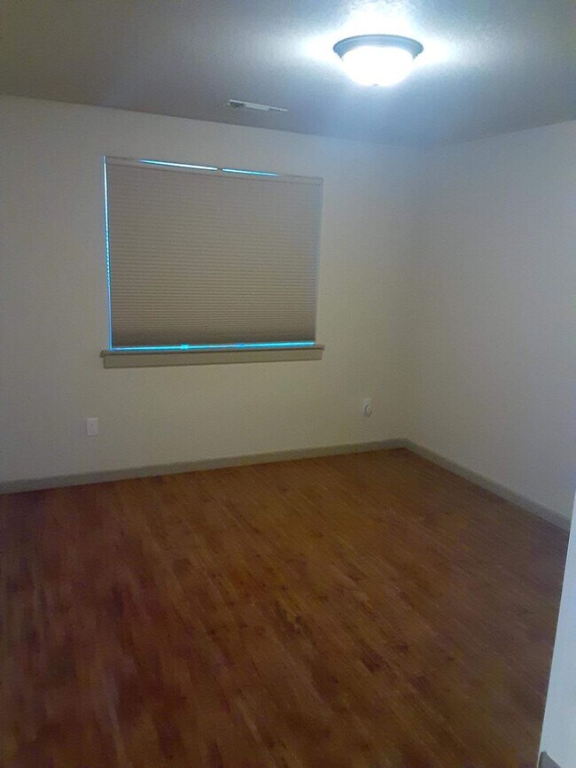 Building Photo - 3 Bedroom 2 Bath House with 7 Acres Horse Property