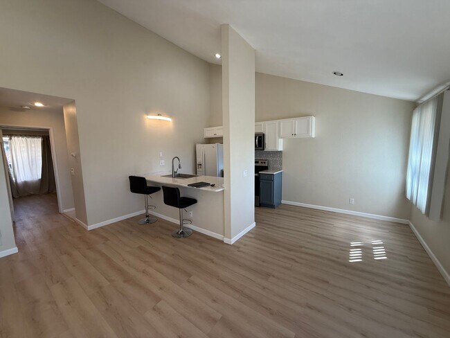 Building Photo - Beautifully upgraded 1 bed 1 bath with uti...