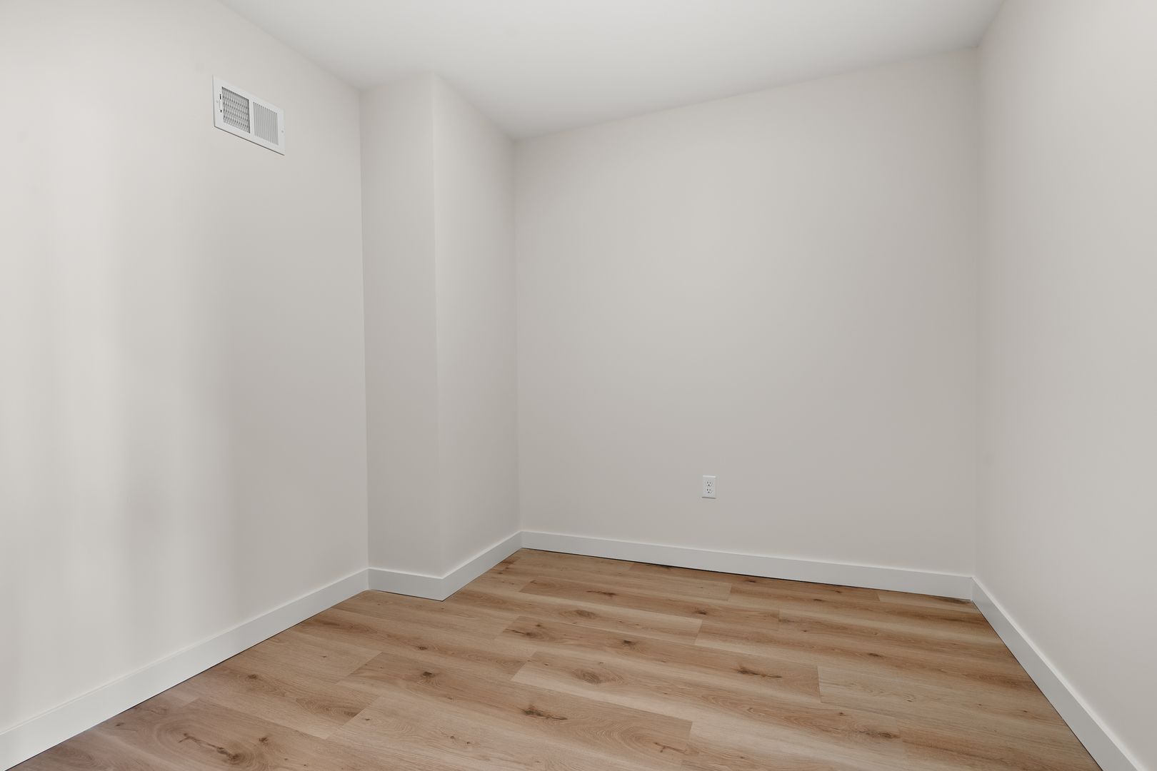 Building Photo - 266 E Michigan Ave