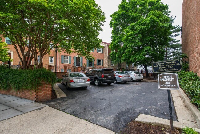 Building Photo - 1624 Belmont St NW