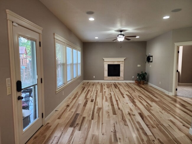 Building Photo - Beautiful 4 bedroom, 3 bath home in Meridian.