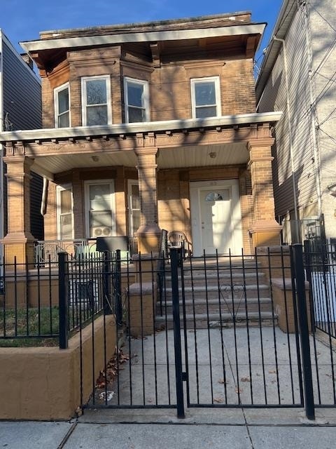 Primary Photo - 83 Clerk St