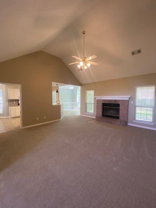 Building Photo - 1112 Panola Cir