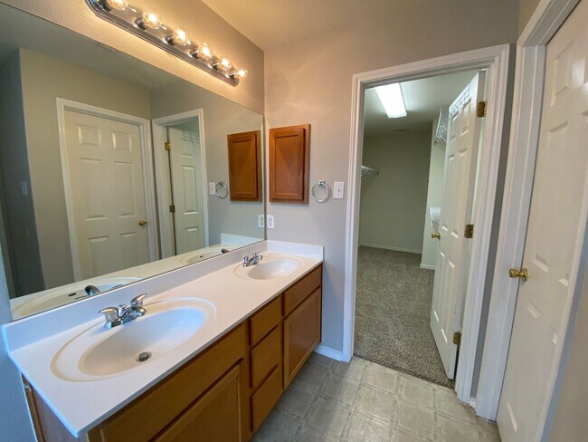 Building Photo - FALL INTO A NEW HOME WITH OUR MOVE-IN SPECIALS!